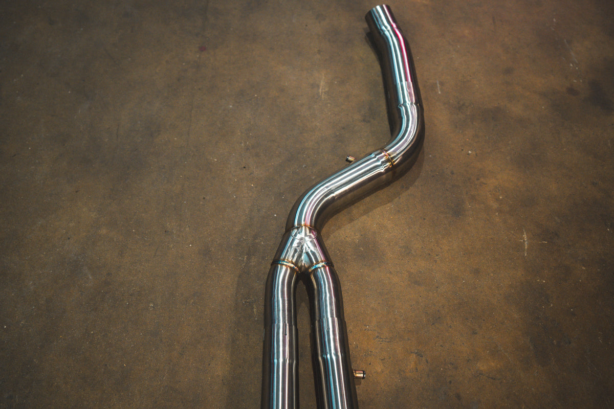 VD Z4 M40i exhaust detail 4