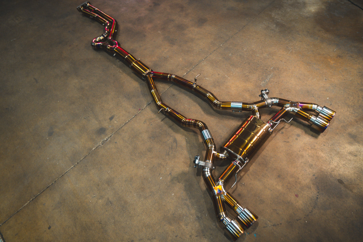 VD X3M/X4M exhaust detail 3
