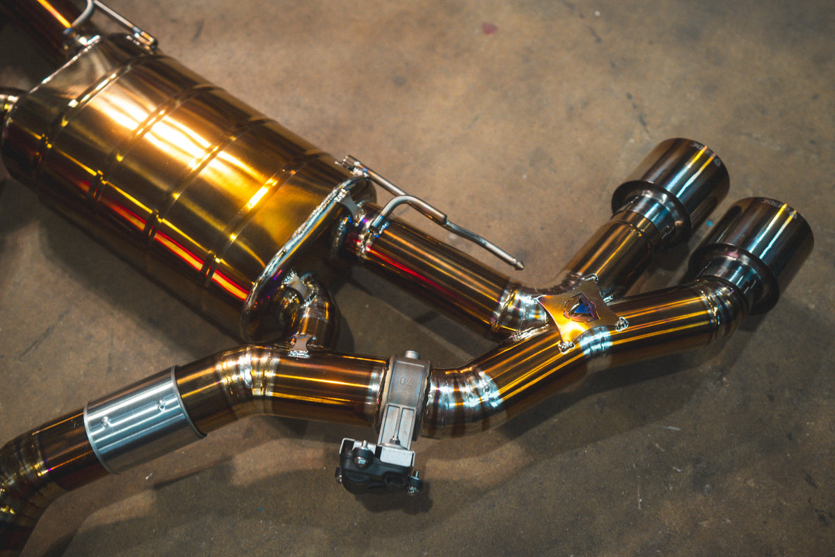 VD X3M/X4M exhaust detail 5