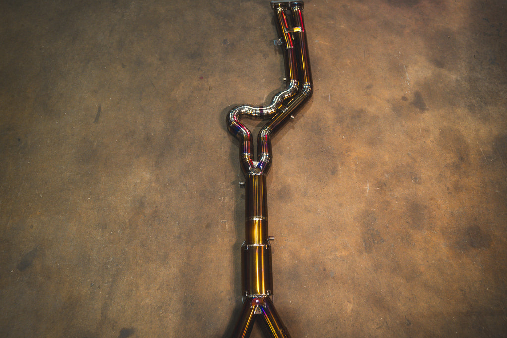 VD X3M/X4M exhaust detail 6