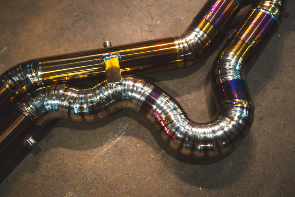 VD X3M/X4M exhaust detail 7
