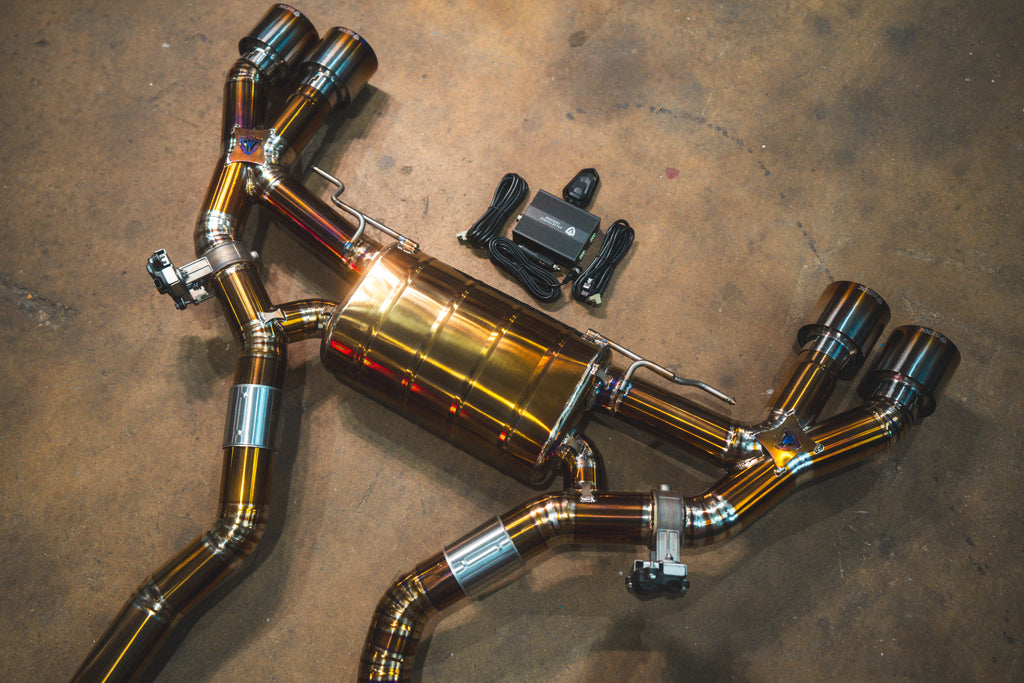 VD X3M/X4M exhaust detail 2