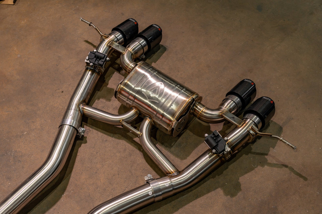 VD G8X equal-length exhaust detail 3
