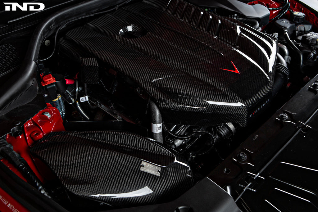 Eventuri B58 carbon intake installed in Z4 M40i engine bay