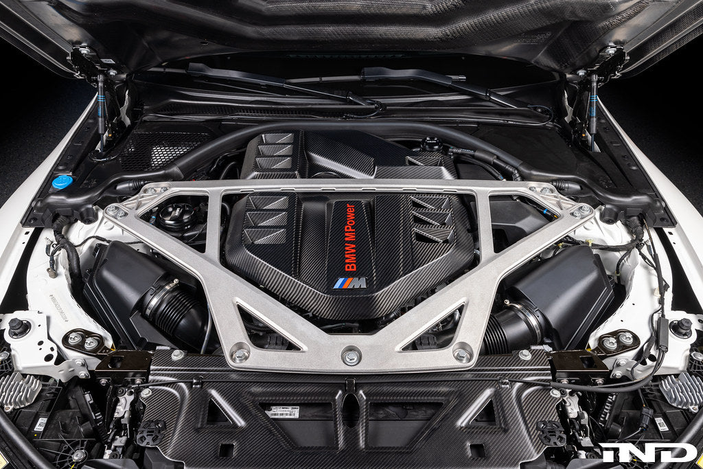 Eventuri G8X S58 matte carbon engine cover installed